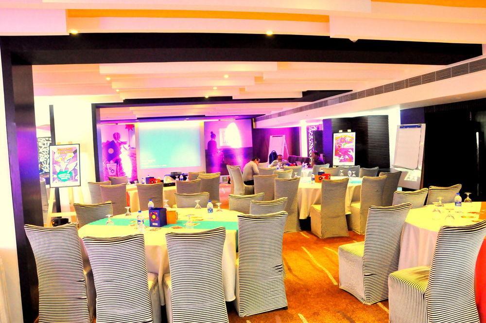 Long Beach Suites Dhaka Exterior foto